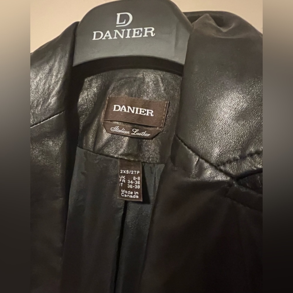 Canadian Made Italian Leather Women's Black Leather Jacket - Picture 5 of 10